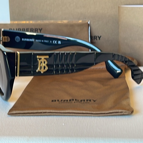 NIB BURBERRY SUNGLASSES 47-25-140 MADE IN ITALY - Picture 5 of 17